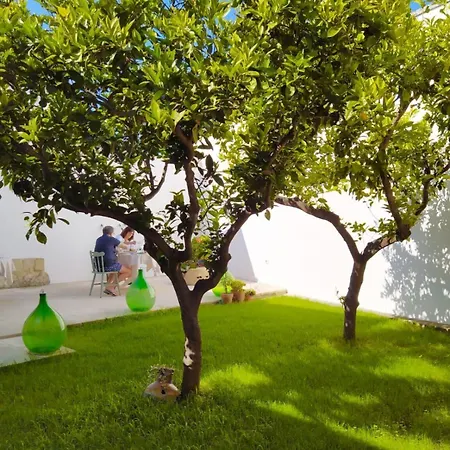 Bed & Breakfast Li Perrini Boutique 4*