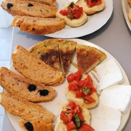 ベッド・アンド・ブレックファスト Li Perrini Boutique 4*